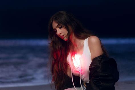 The Captivating Atmosphere of Weyes Blood's Dark Spell